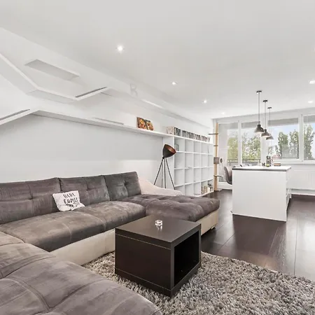 شقة Ah Family Vilova Ac براتسيلافا